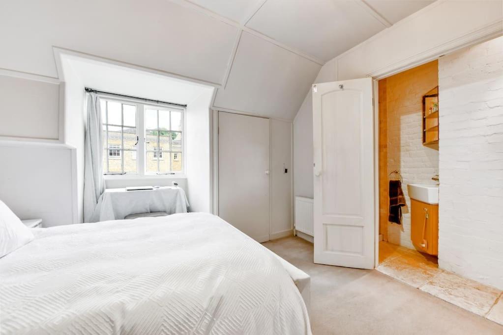Chic 3-bed Townhouse,2 Mins To Windsor's Long Walk Holiday home