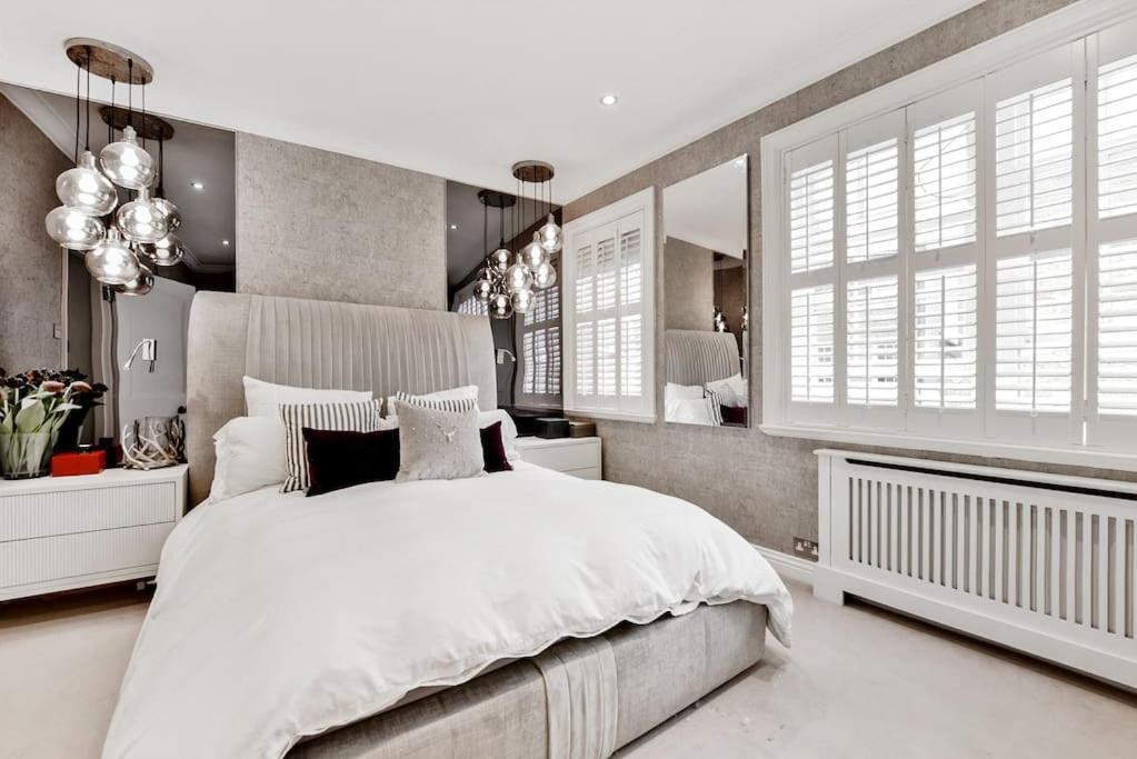 Chic 3-bed Townhouse,2 Mins To Windsor's Long Walk Windsor