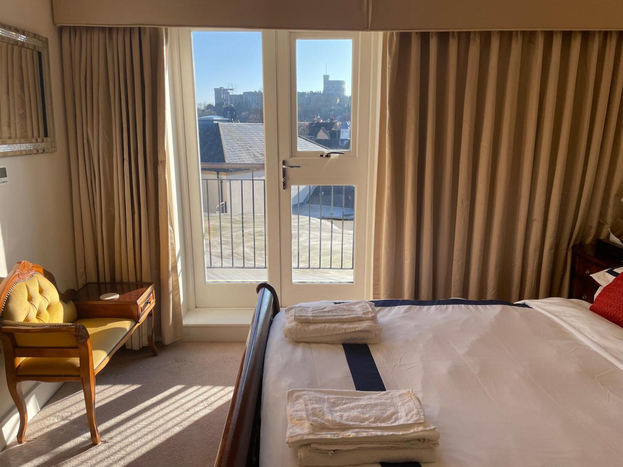 Homestay Floor En-suite Double Bedrooms With Great View Of Castle & Free Parking *