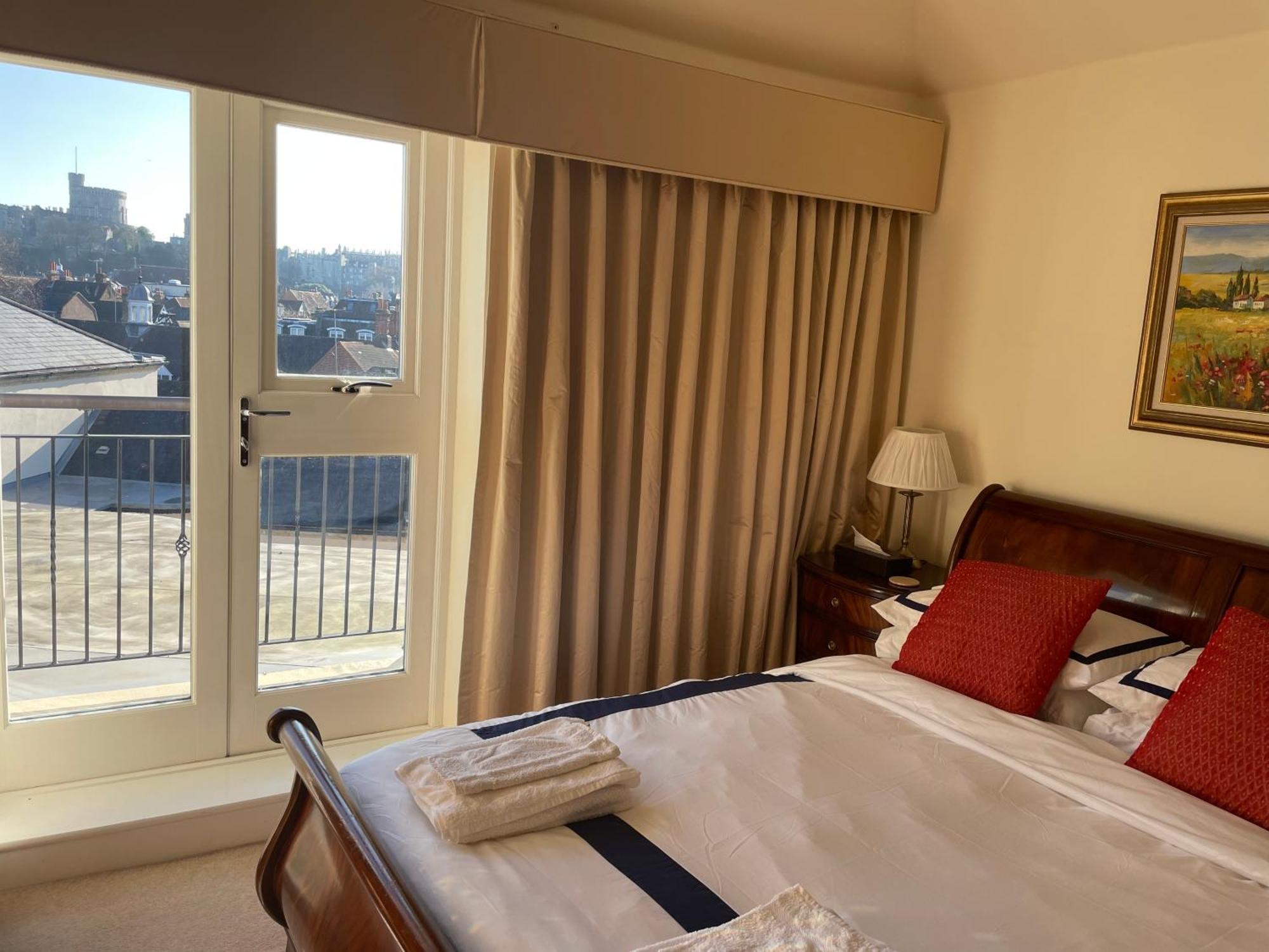 Homestay Floor En-suite Double Bedrooms With Great View Of Castle & Free Parking Windsor