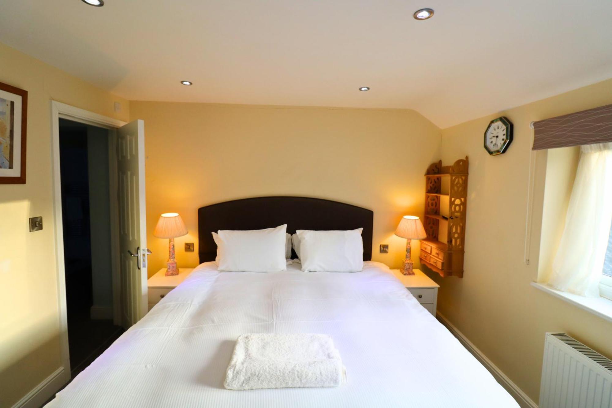 Holiday home Spacious 4-bedroom House In Winkfield Windsor