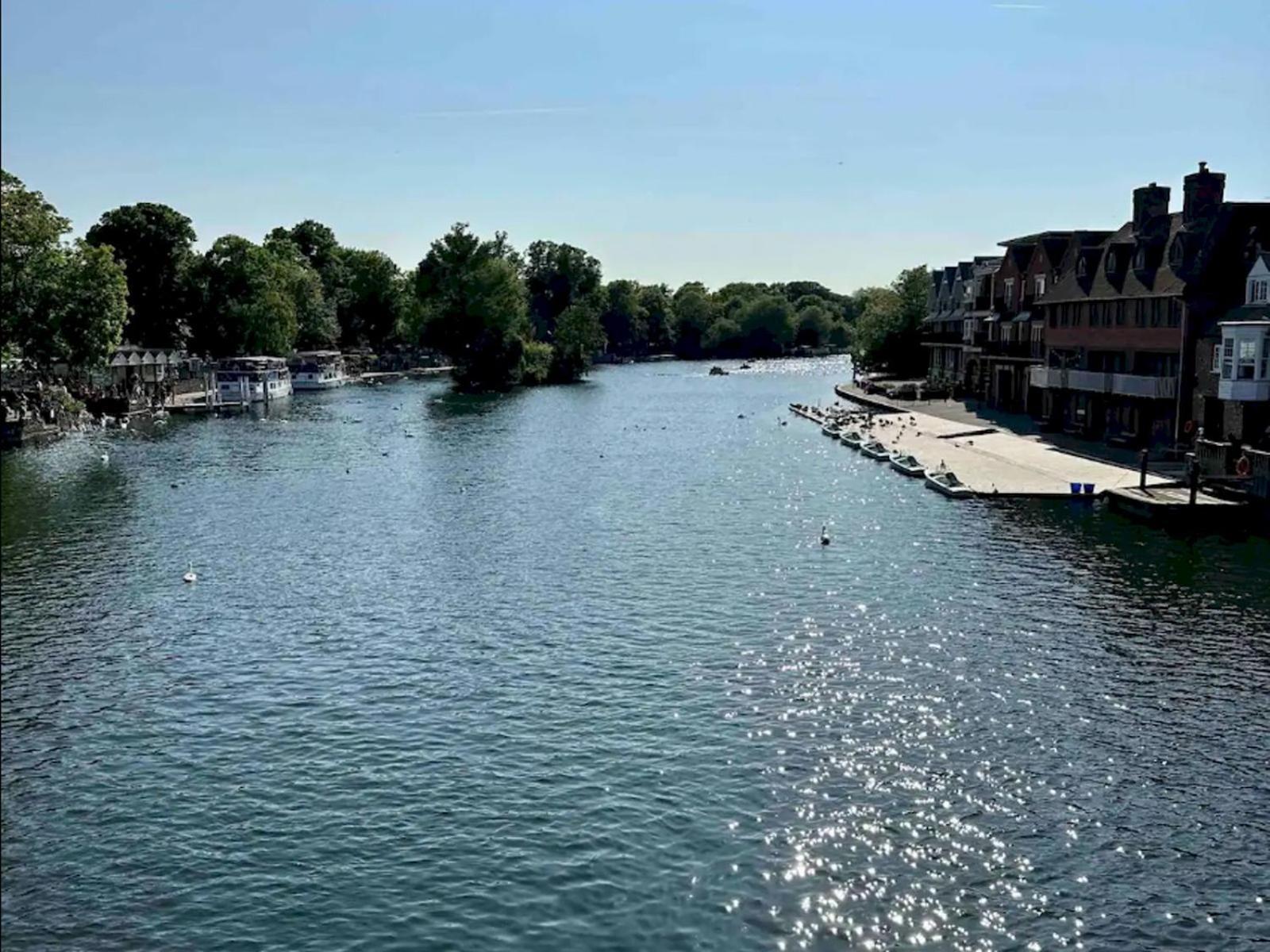 Apartment Pass The Keys Bright And Spacious Apartment-unbeatable Location! *