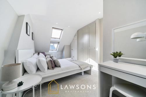 Contemporary Townhouse Living By Lawsons With Secure Parking * Windsor