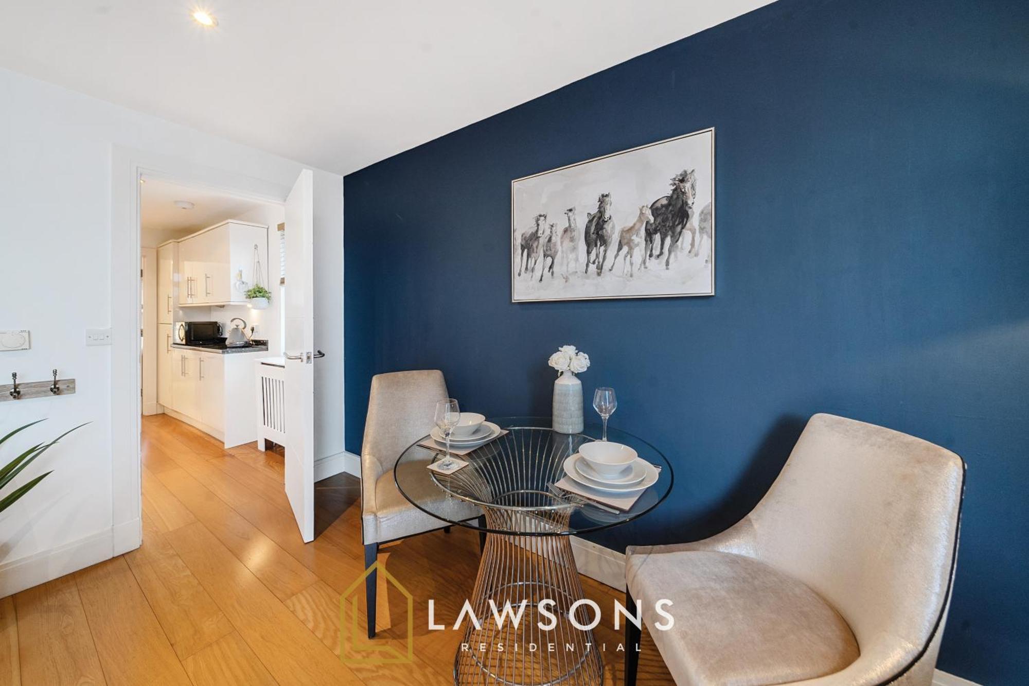 Urban Living By Lawsons With Free Parking Apartment *