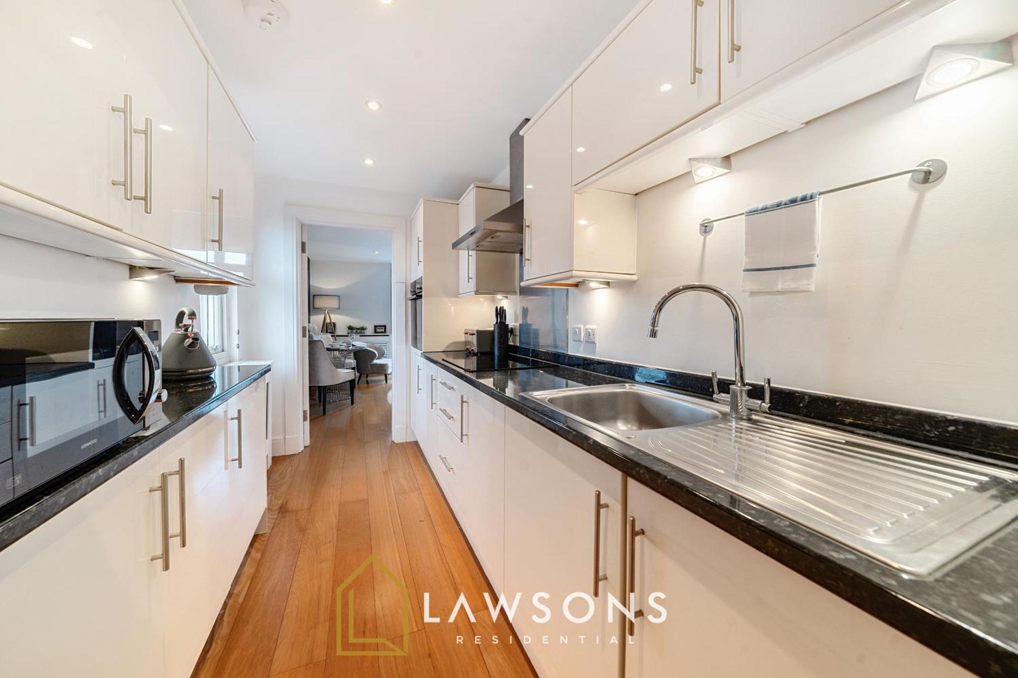 Urban Living By Lawsons With Free Parking * Windsor