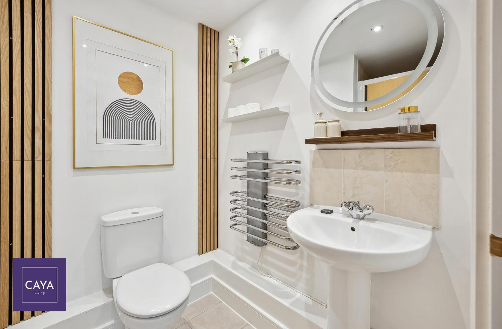 Apartment Caya Living New Luxe 2br In Berkshire - Legoland - Castle - Heathrow Sleeps 6 - Private Gated Parking