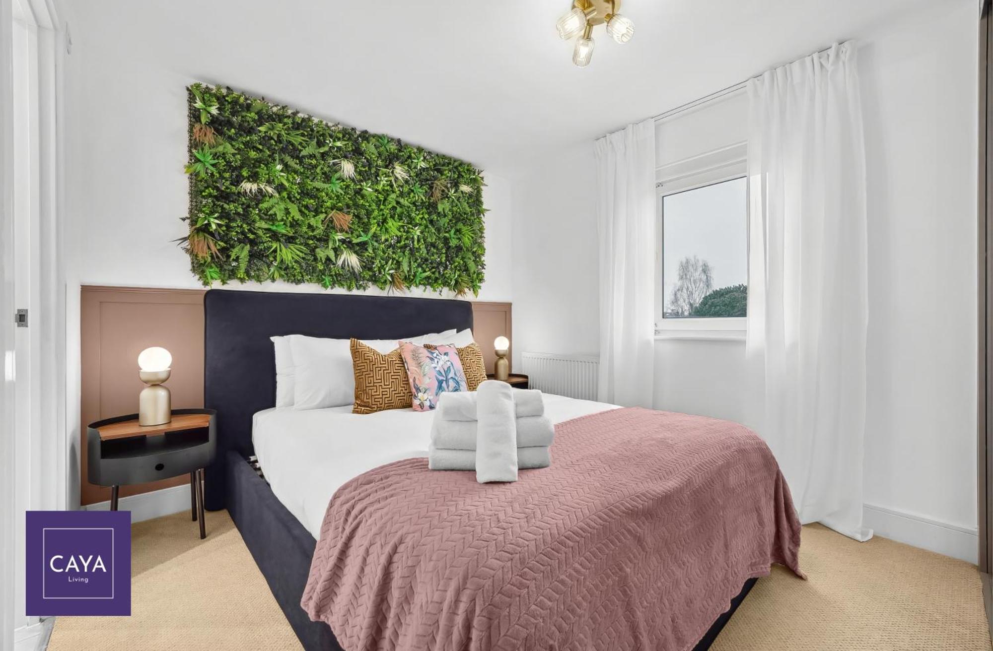 Apartment Caya Living New Luxe 2br In Berkshire - Legoland - Castle - Heathrow Sleeps 6 - Private Gated Parking Windsor