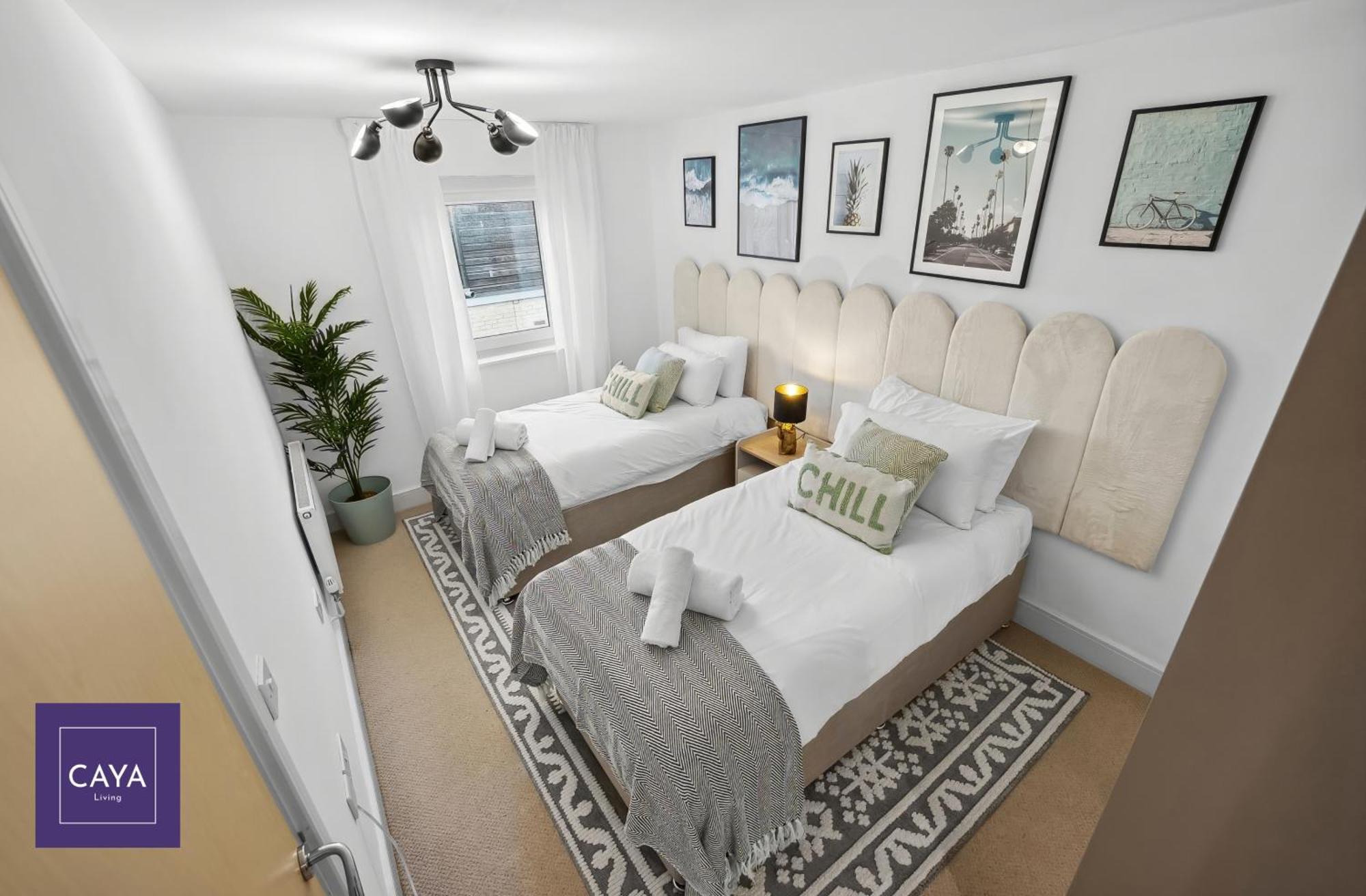 Apartment Caya Living New Luxe 2br In Berkshire - Legoland - Castle - Heathrow Sleeps 6 - Private Gated Parking
