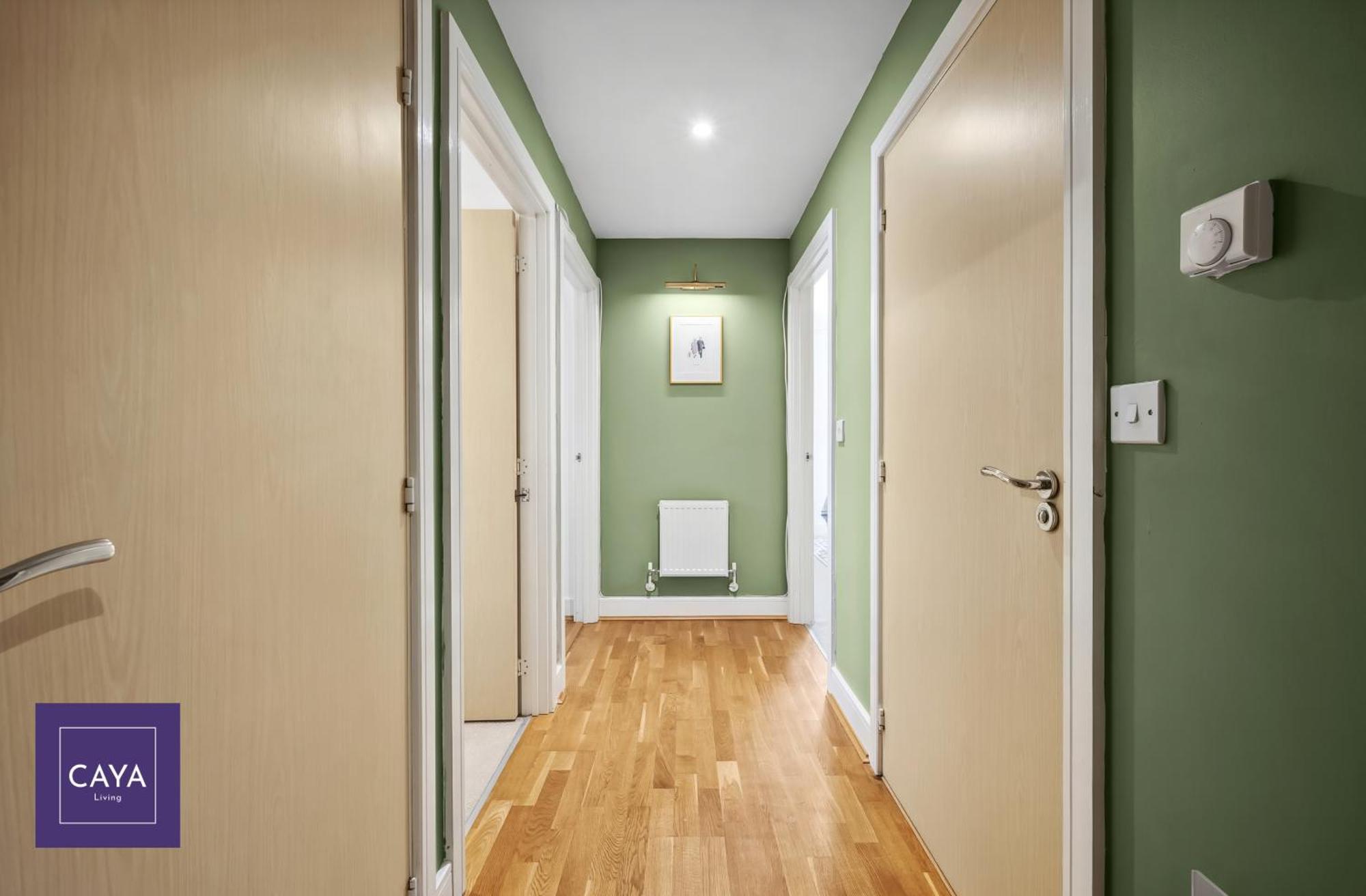 Caya Living New Luxe 2br In Berkshire - Legoland - Castle - Heathrow Sleeps 6 - Private Gated Parking Apartment *