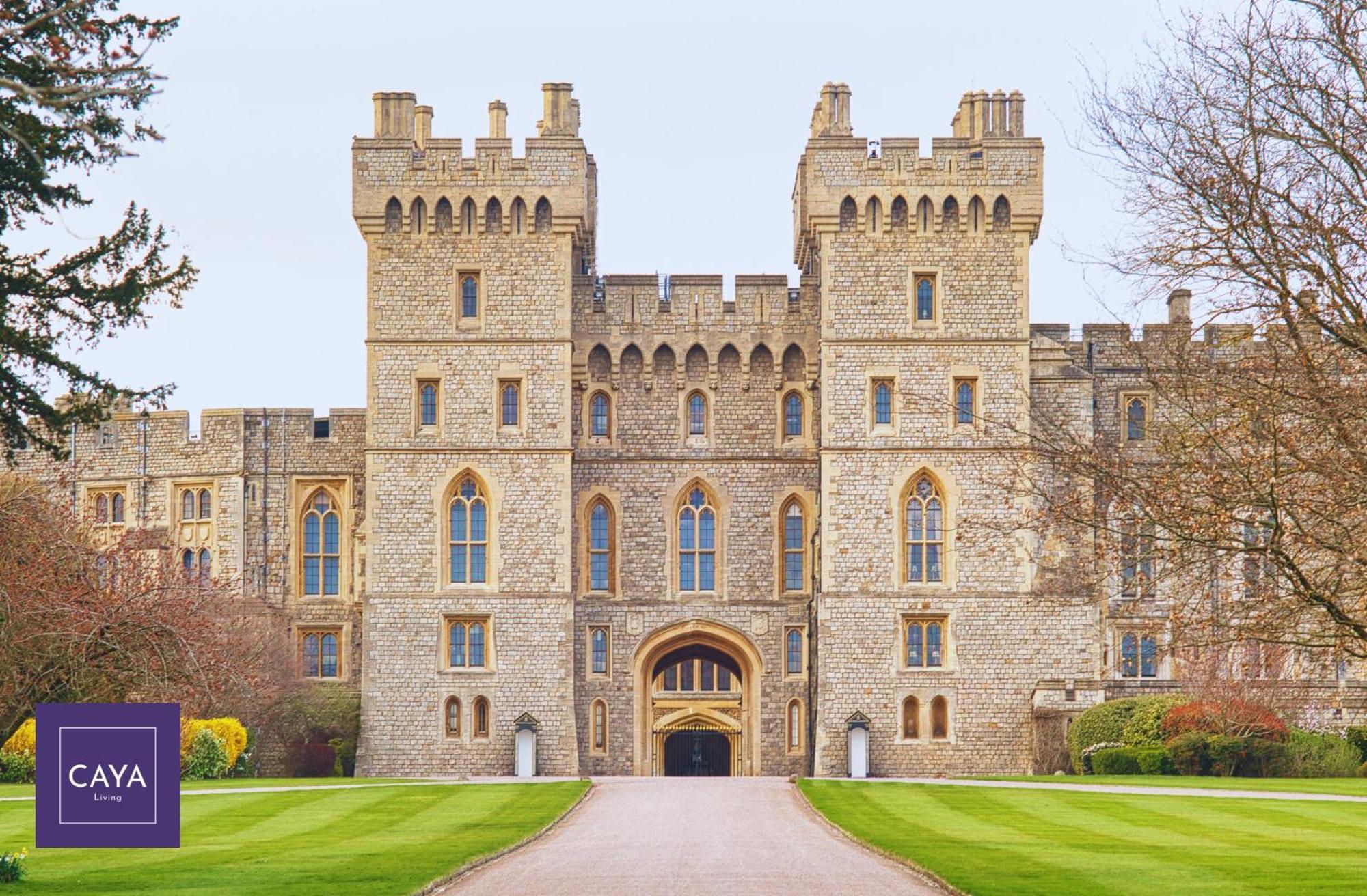 Caya Living New Luxe 2br In Berkshire - Legoland - Castle - Heathrow Sleeps 6 - Private Gated Parking Apartment