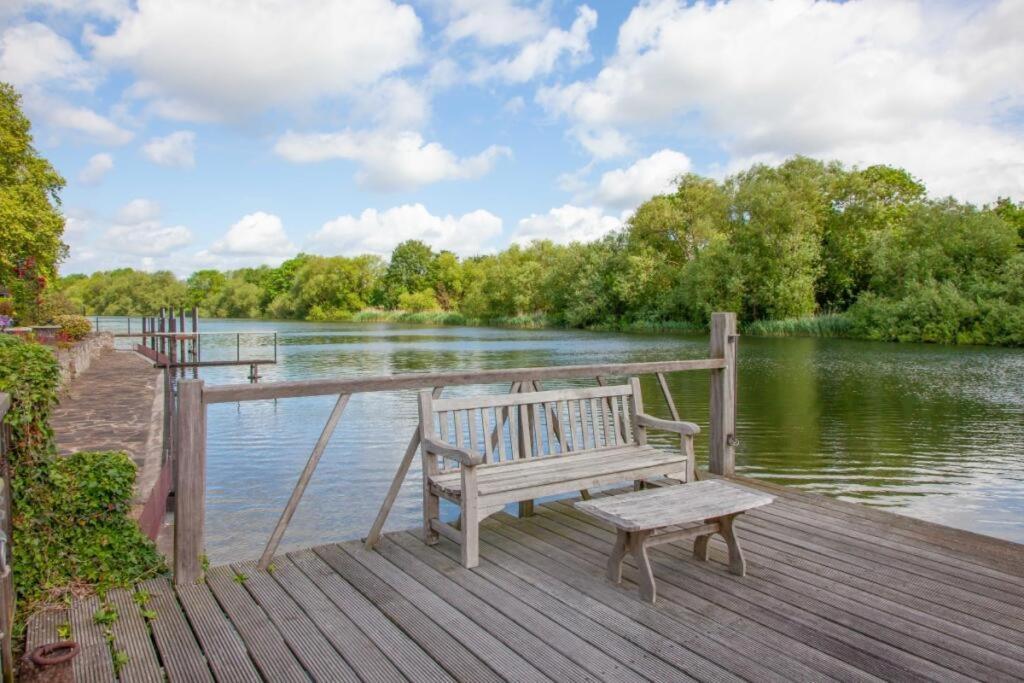 Riverside Bliss In Windsor, 5 Bed, Secure Parking