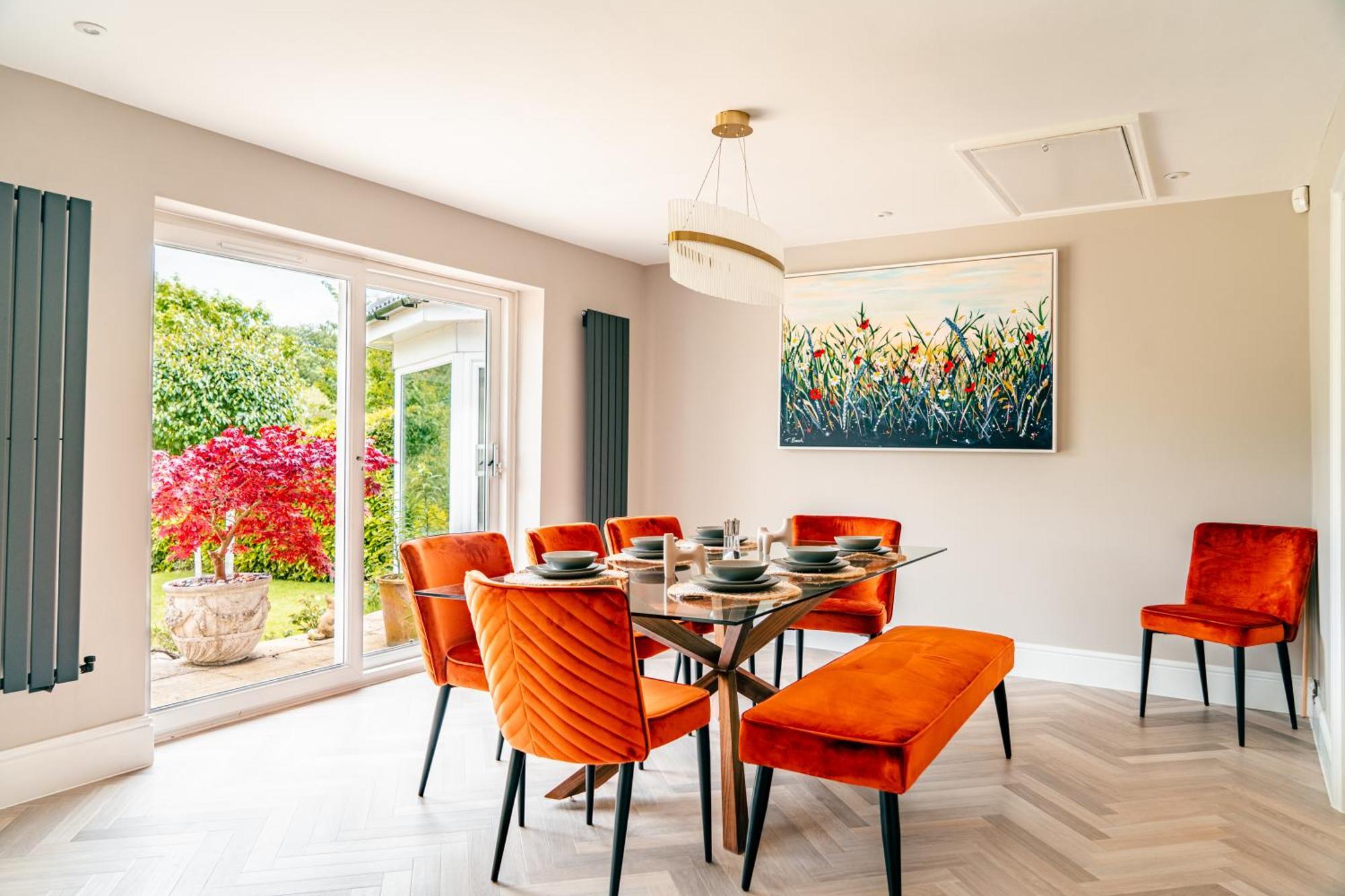 Riverside Bliss In Windsor, 5 Bed, Secure Parking Holiday home *