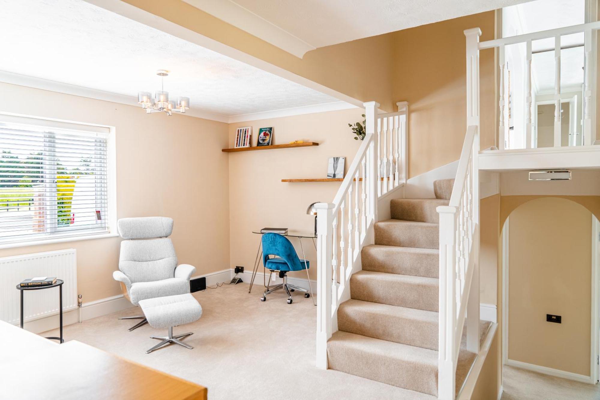 Riverside Bliss In Windsor, 5 Bed, Secure Parking * Windsor
