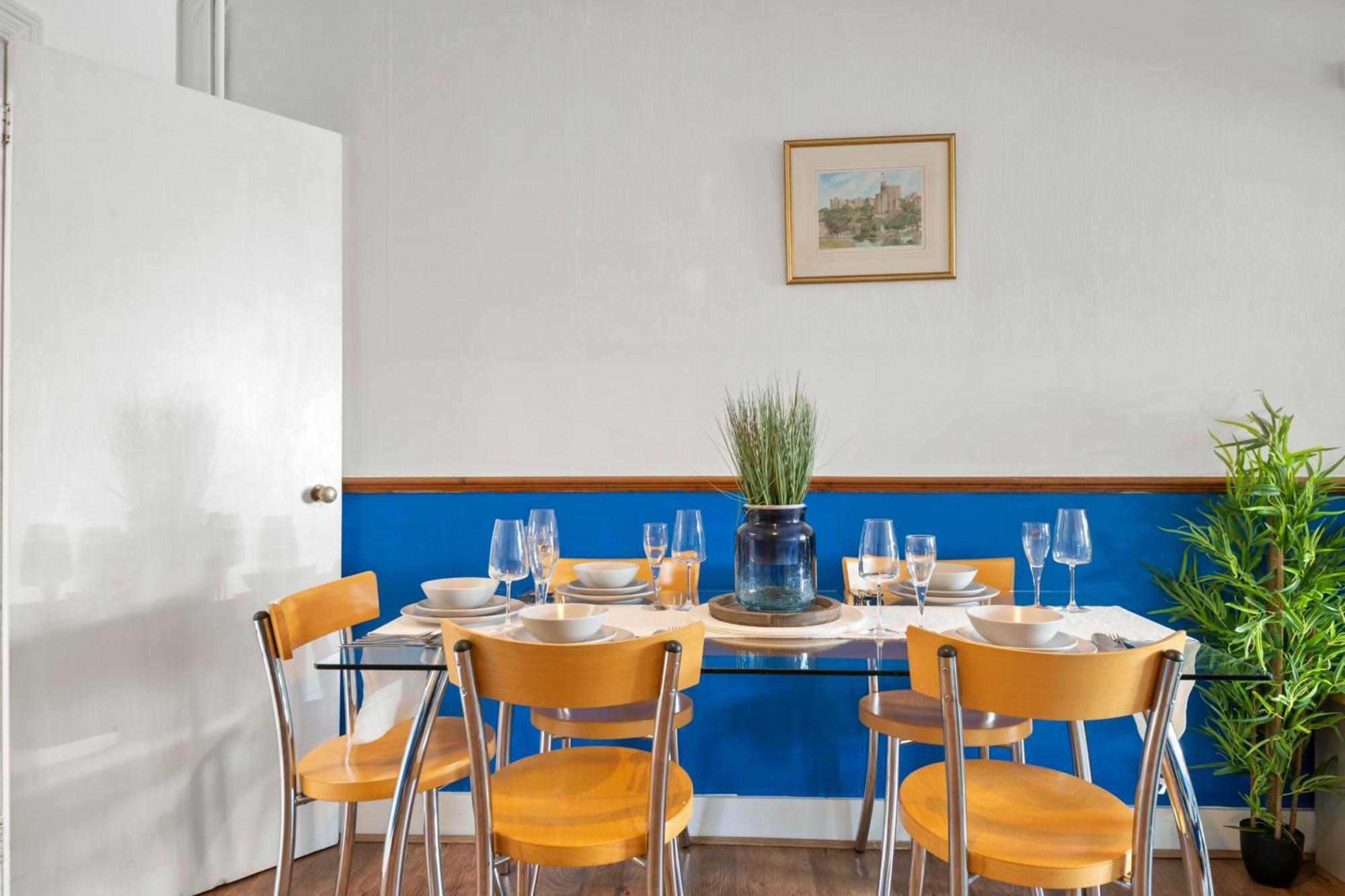 Charming With Free Parking That Is Perfect For Relaxation Windsor