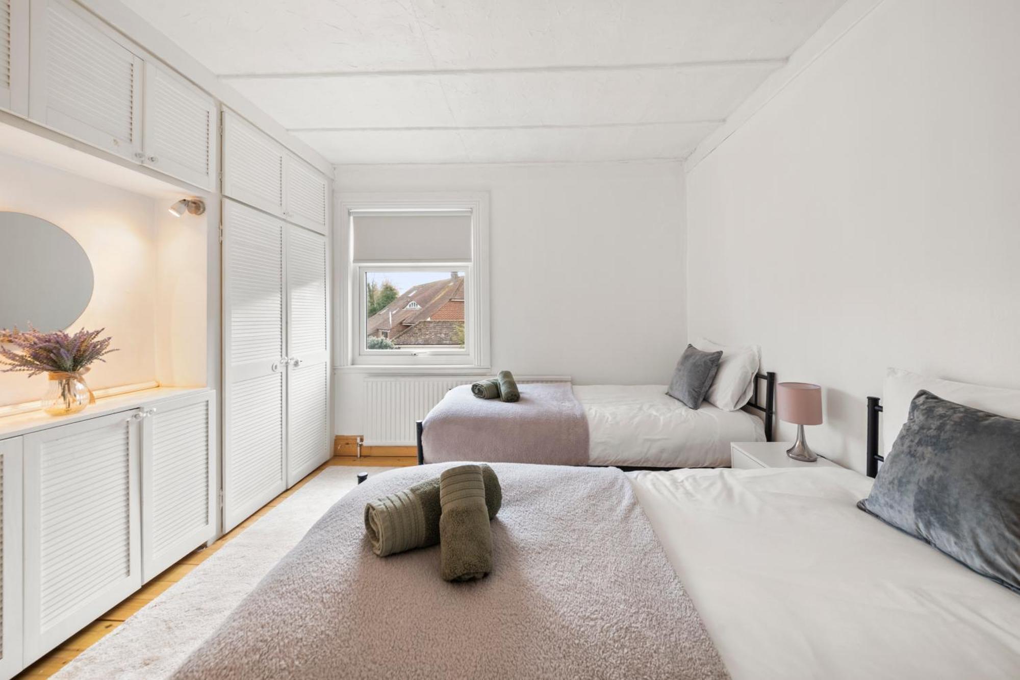 Charming With Free Parking That Is Perfect For Relaxation Holiday home *