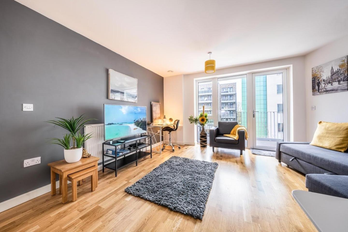 2bed 2bath Near Villa Windsor