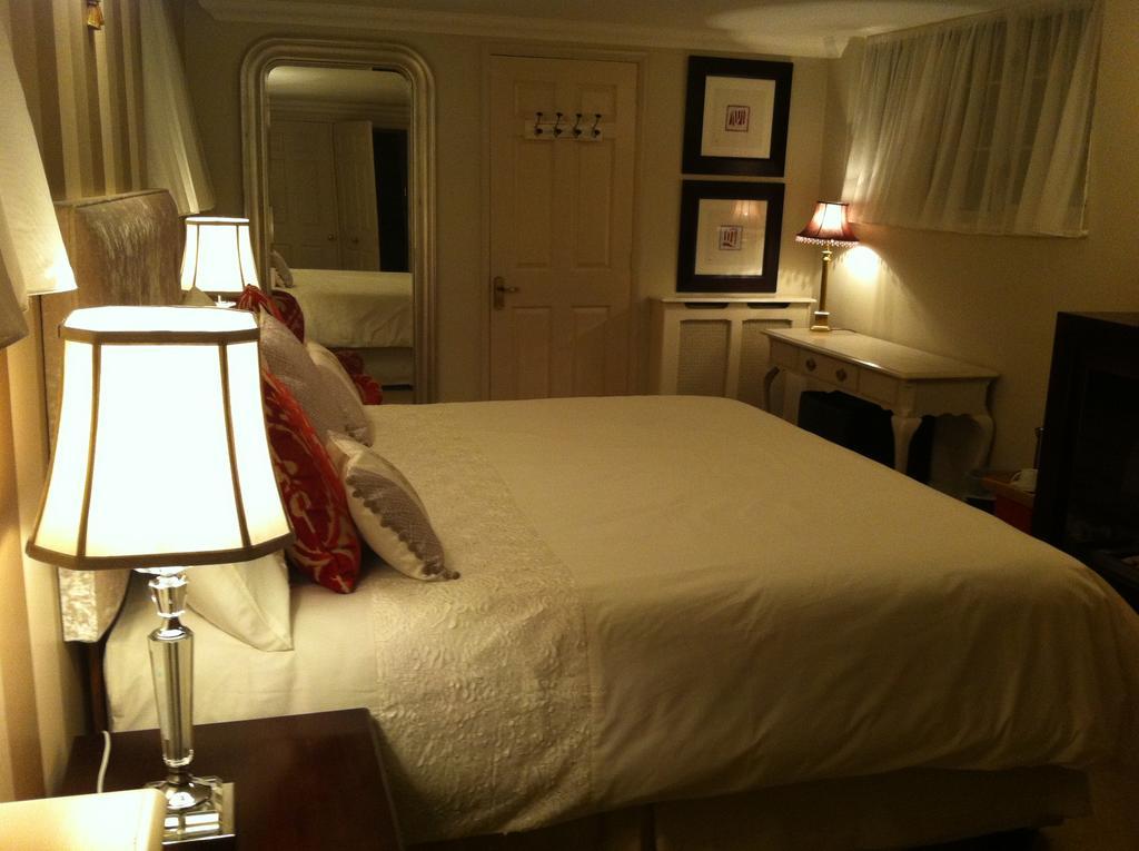 Bed & Breakfast Mcmillans Windsor