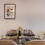 2Bed/2Bath Bliss, Private Parking