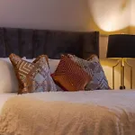 Luxury Penthouse - Castle Views - 2 Bed & Parking