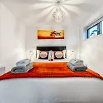 Cosy Windsor Luxury Studio