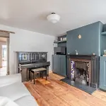 Cosy 2-Bed Cottage, Close To Windsor And Legoland