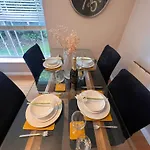 2 Bed 2 Bath Windsor Apartment & Parking 15Cc