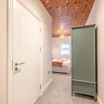 Garden Flat - 2 Bed 2 Bath - Allocated Parking
