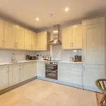 Garden Flat - 2 Bed 2 Bath - Allocated Parking