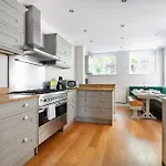 Windsor Castle 4-Bed & Garden