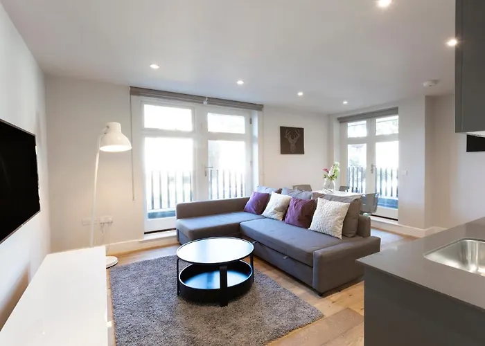 Hampden Apartments - The Anne