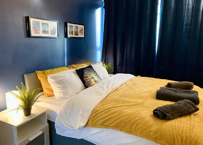 Entire Central Windsor Apartment With Free Parking!