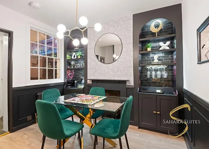 Monthly Escape - Windsor Retreat - City Centre - Near Castle & Eton - Sleeps 4