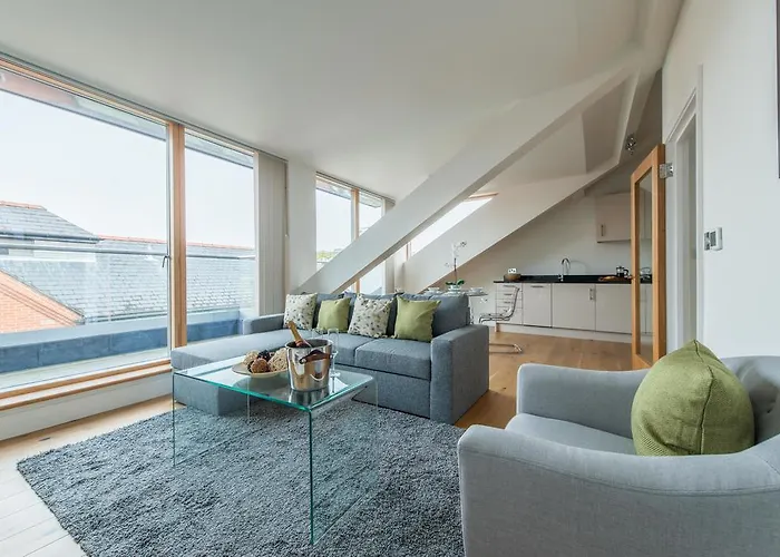 Hampden Apartments - The Elizabeth