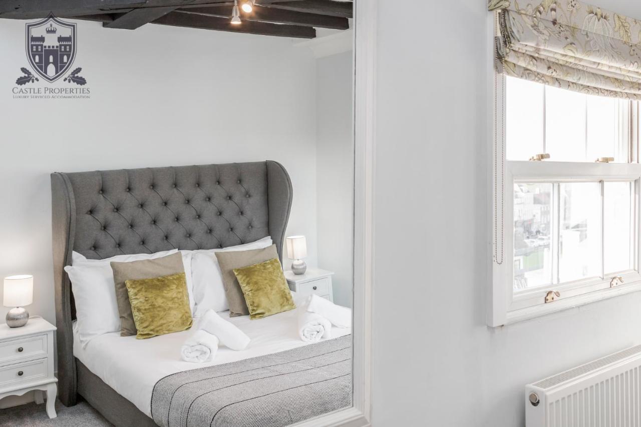 Castle Properties: The Sovereign 5 Bed Town House