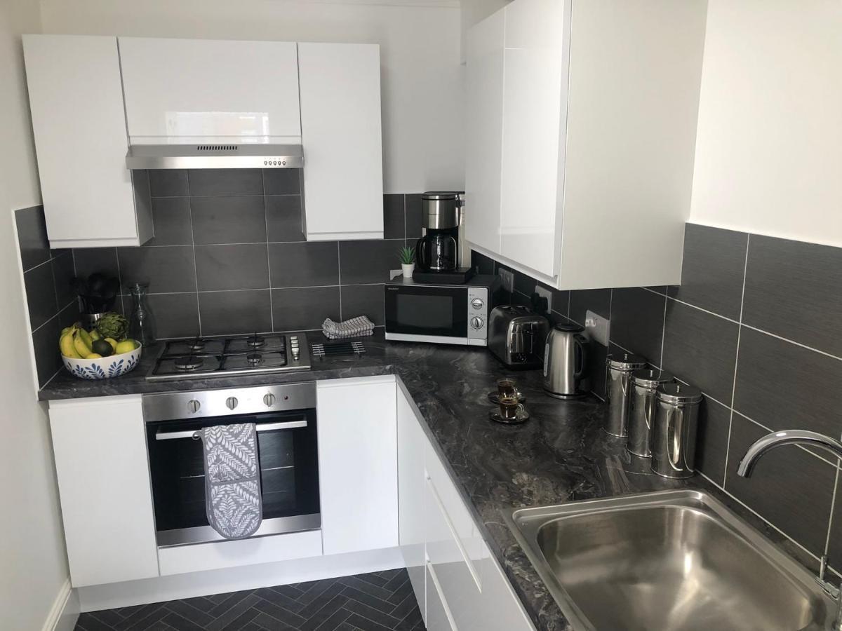 2 Bedroom In 33a Apartment Windsor