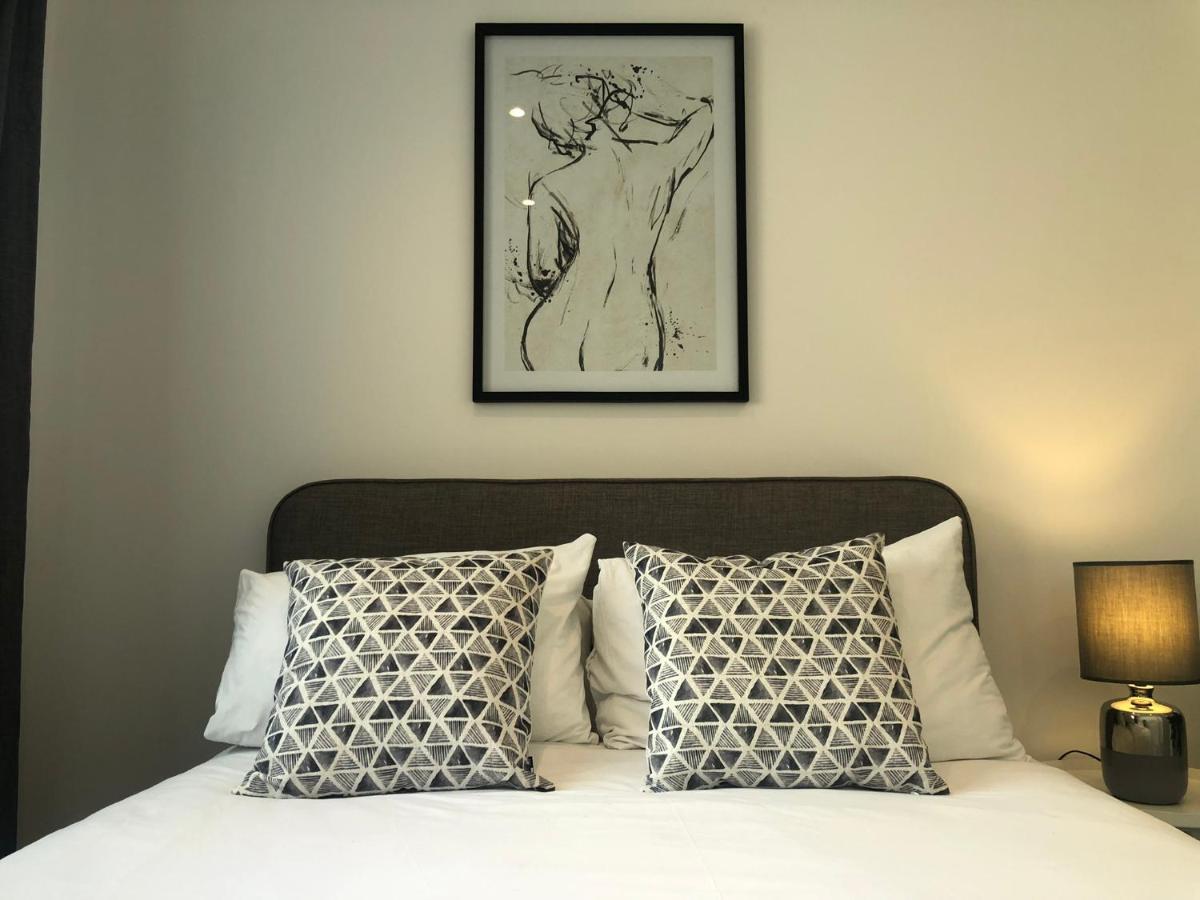 2 Bedroom In 33a Apartment *
