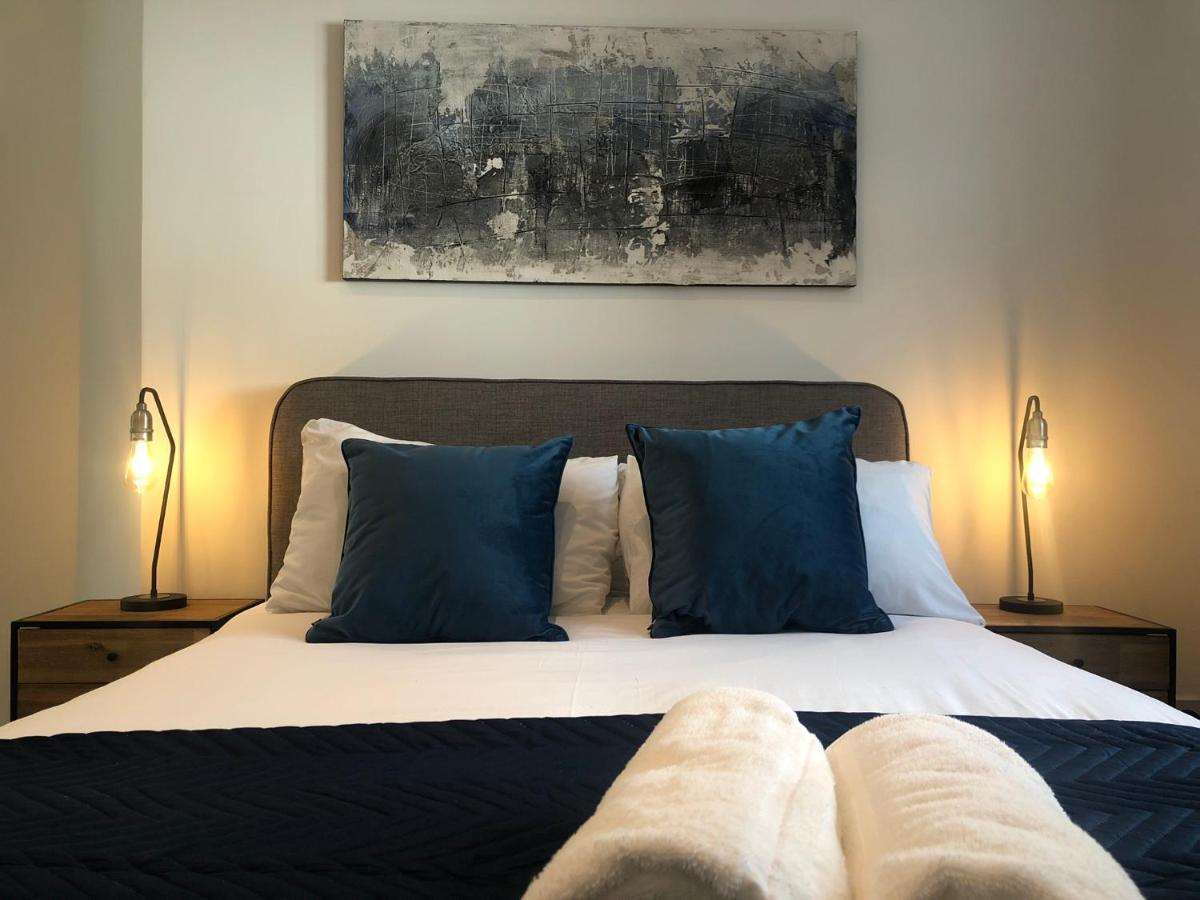 Apartment 2 Bedroom In 33a Windsor