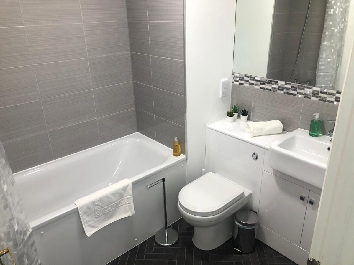 2 Bedroom In 33a * Windsor