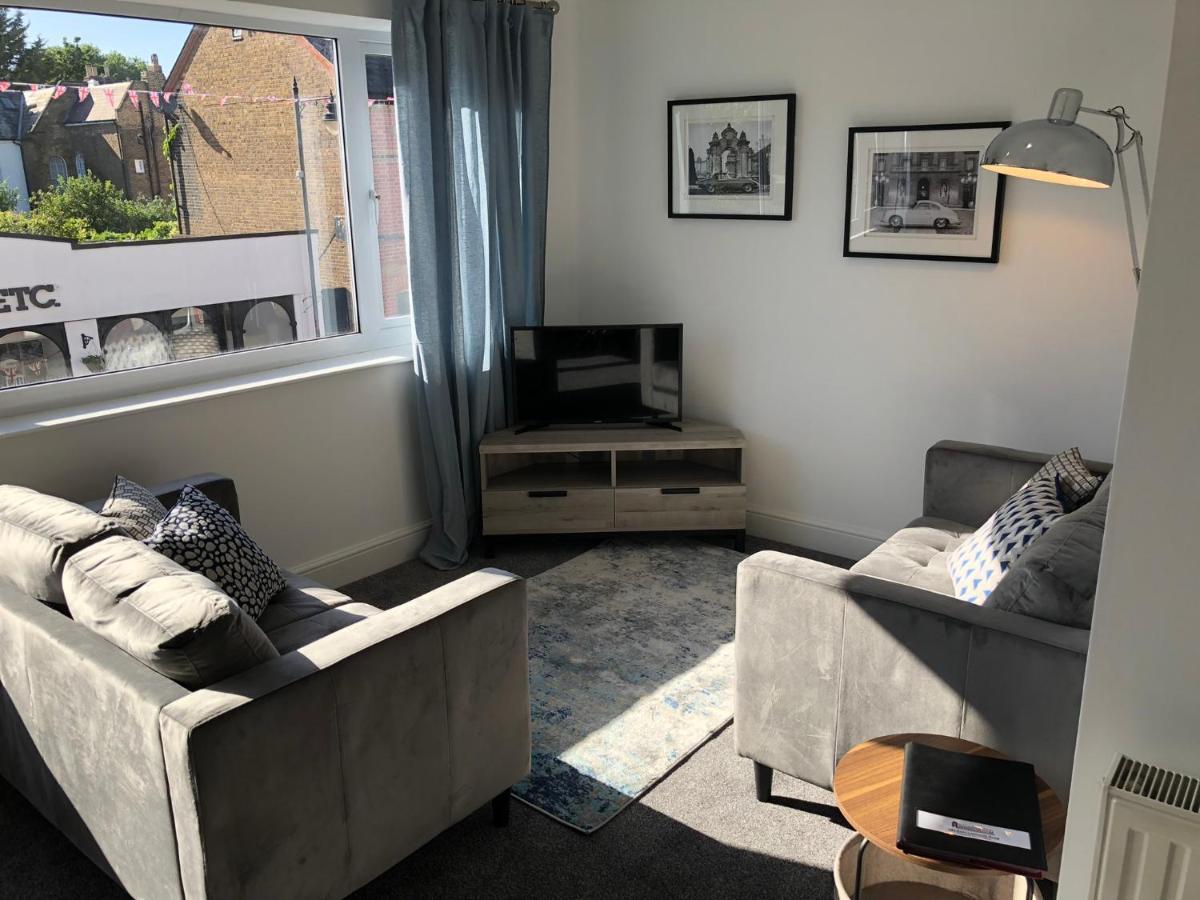 2 Bedroom In 33a Windsor