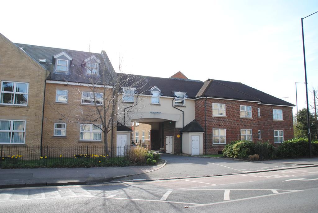Apartment 2 Bed 2 Bath Windsor Apartment & Parking 15Cc