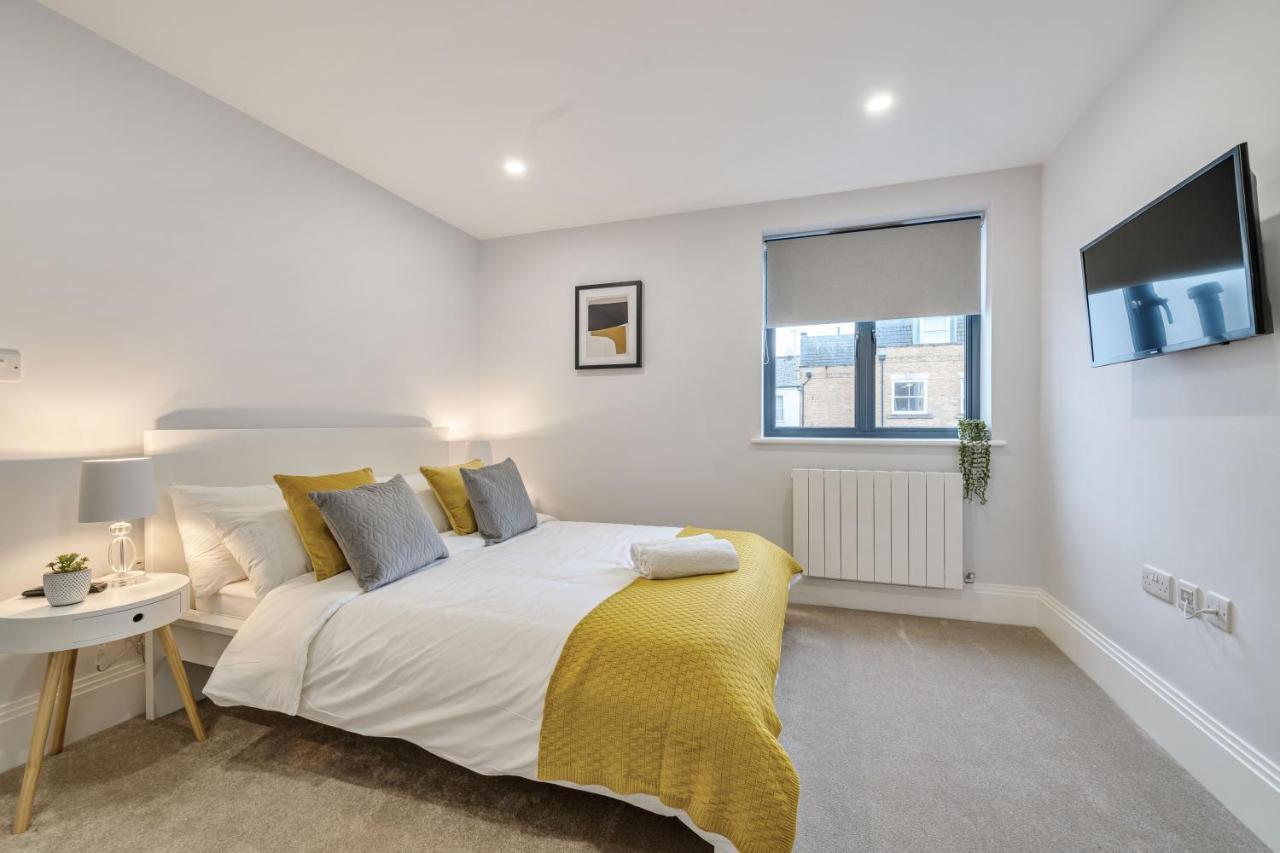 Boutique Living By Lawsons * Windsor