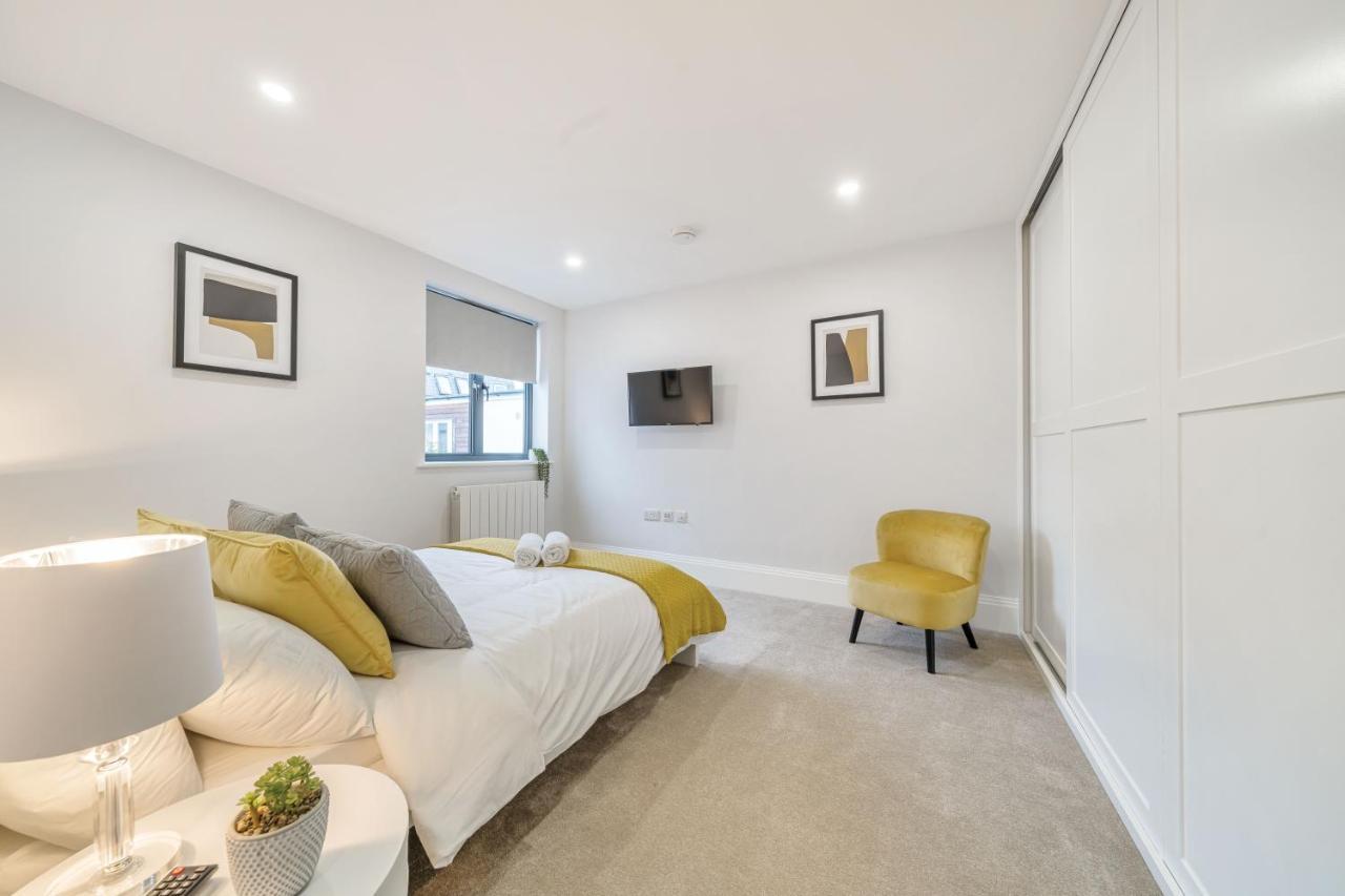 Boutique Living By Lawsons * Windsor