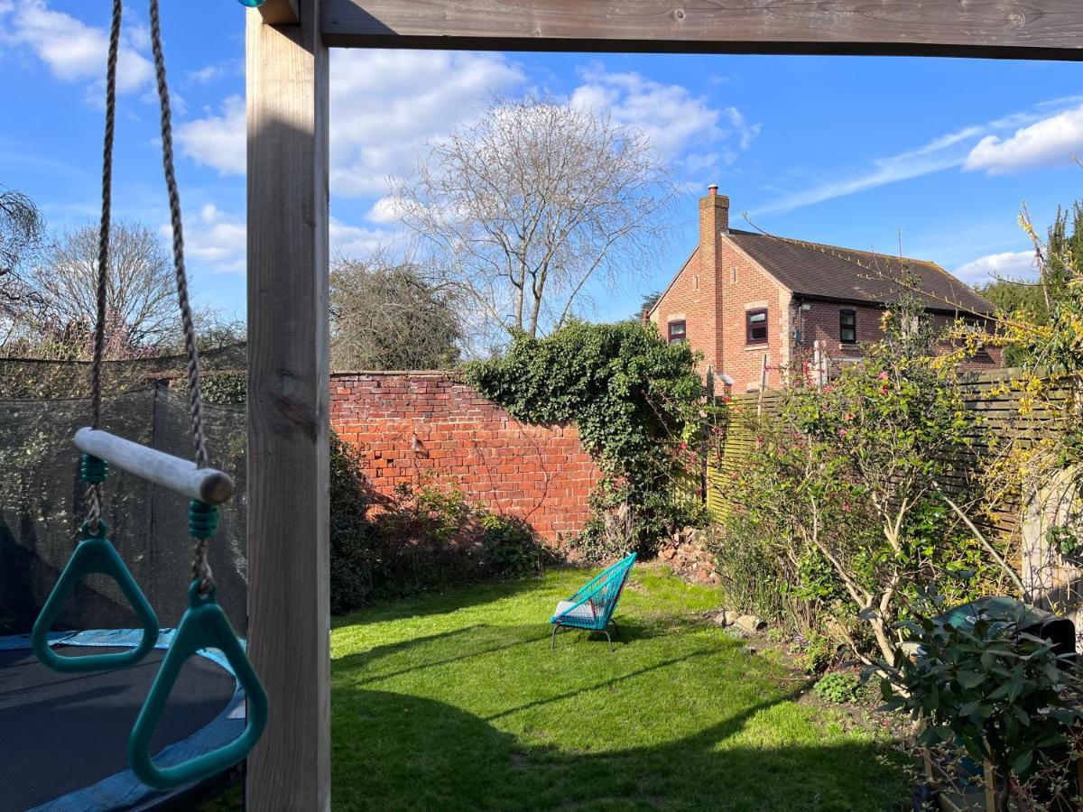 Modern Studio With Private Garden In
