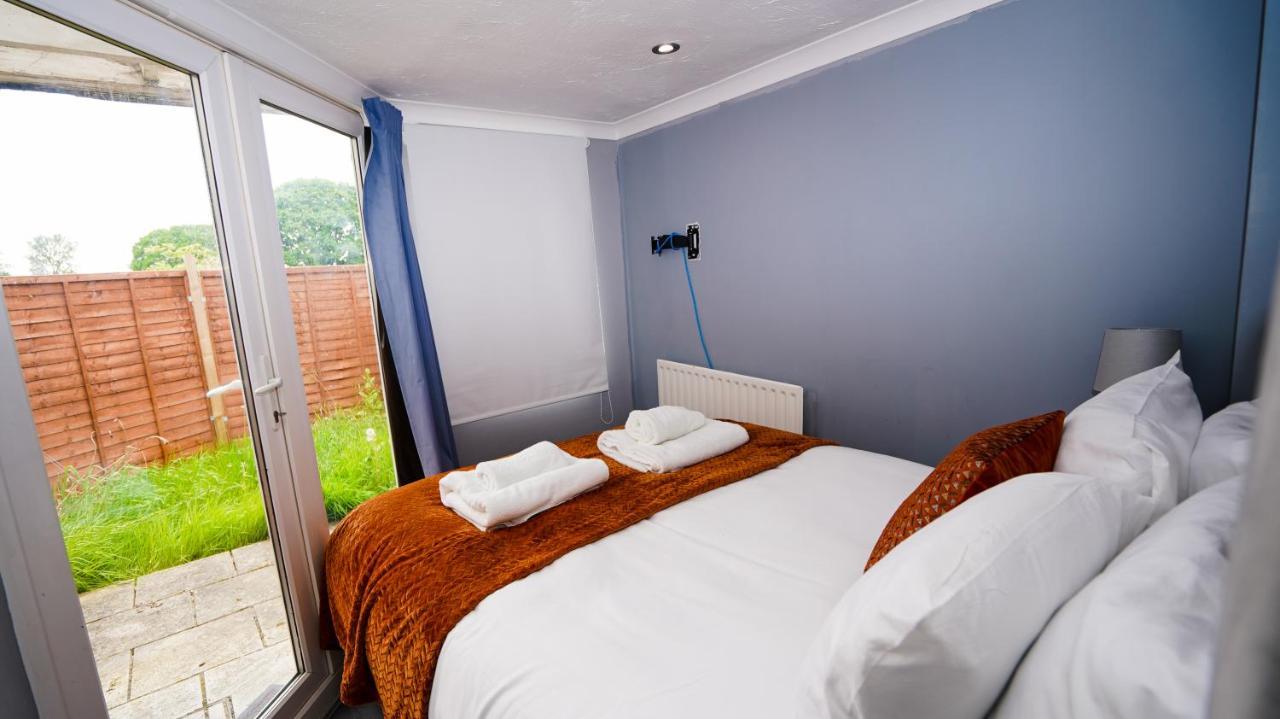 E2m Stays Break , Stunning Annex Apartment *