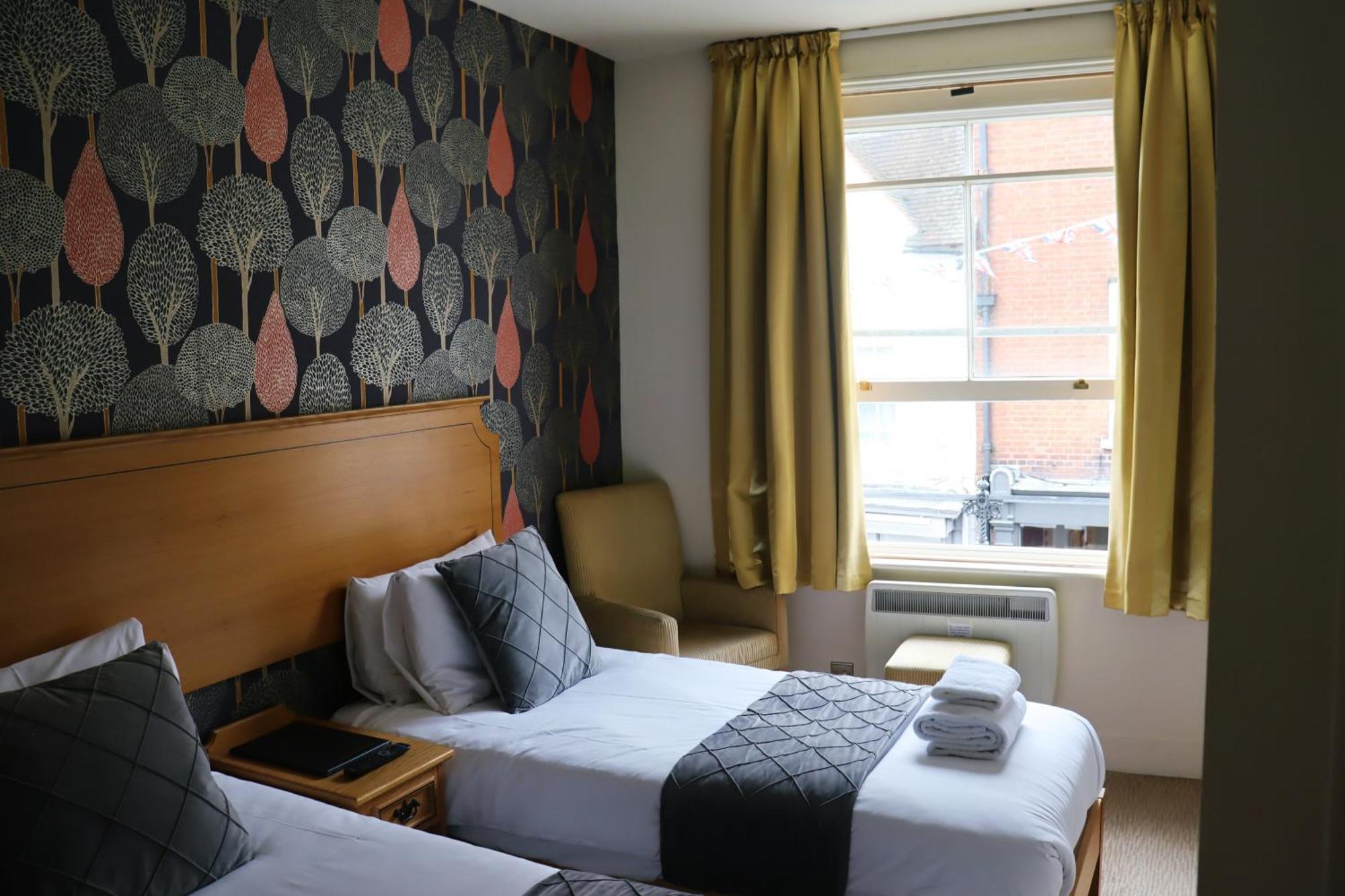 The George Inn 3*