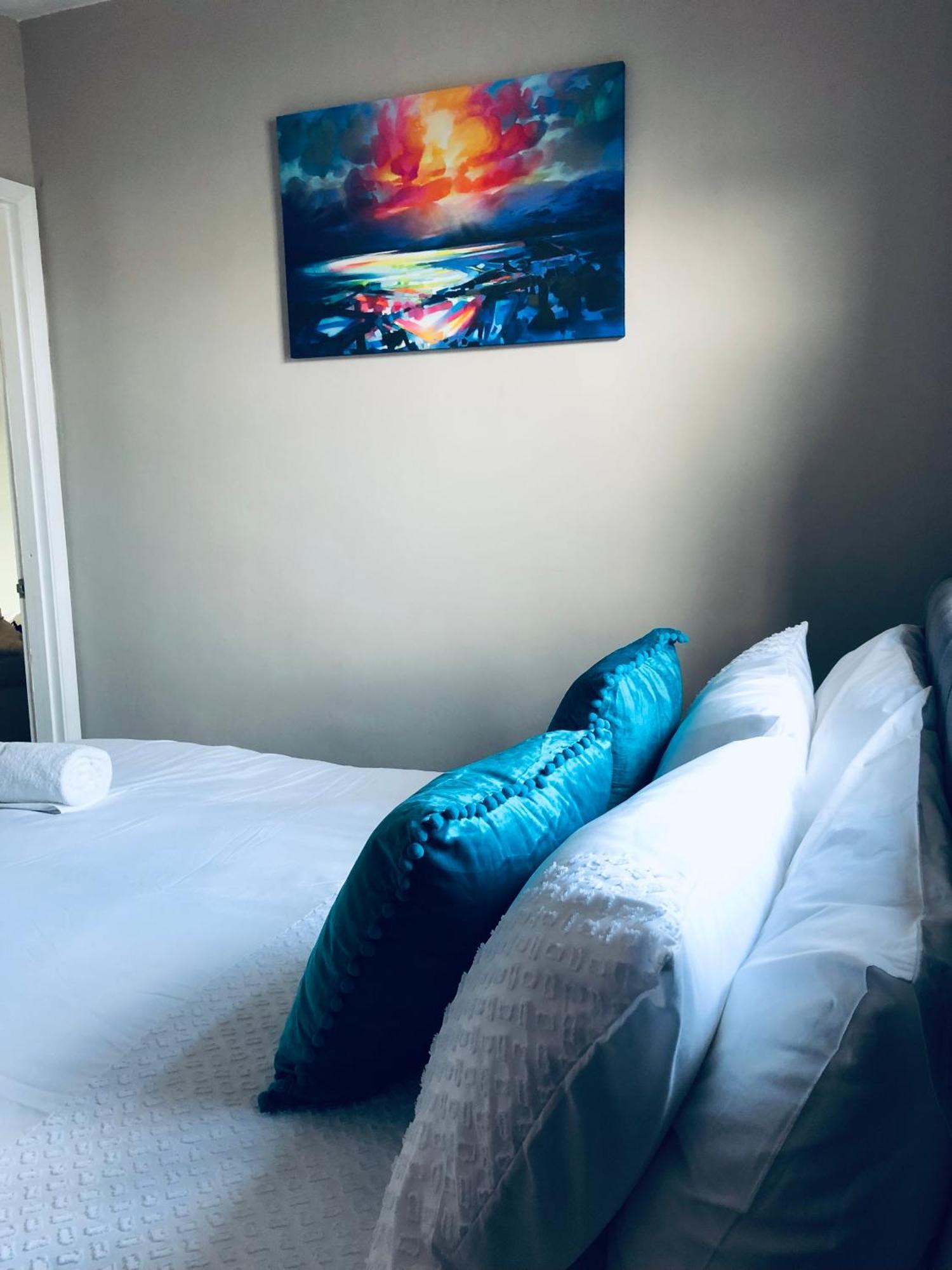 One Bed In Town Centre, 5 Min Walk To The Castle!! * Windsor