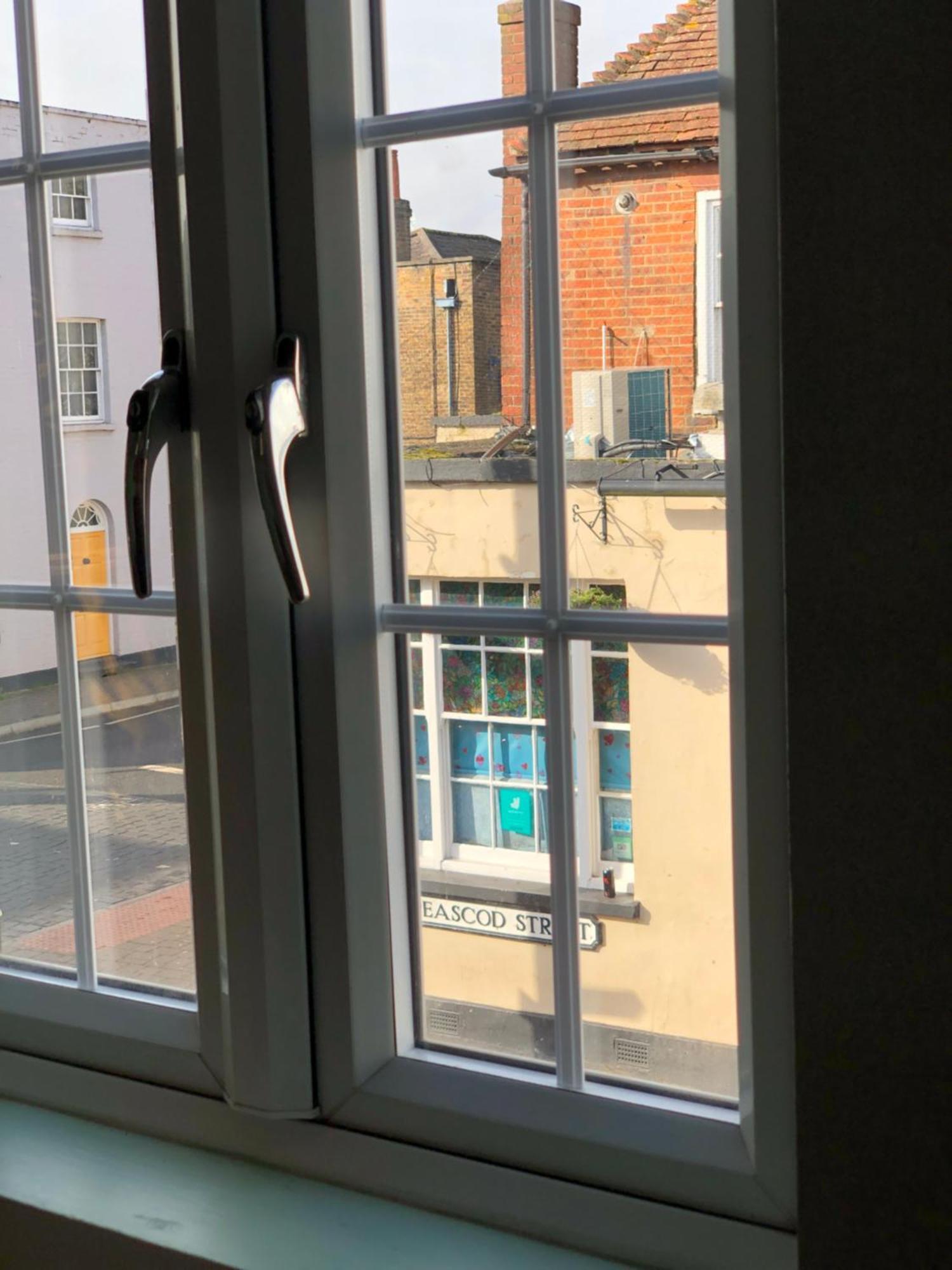One Bed In Town Centre, 5 Min Walk To The Castle!! Apartment