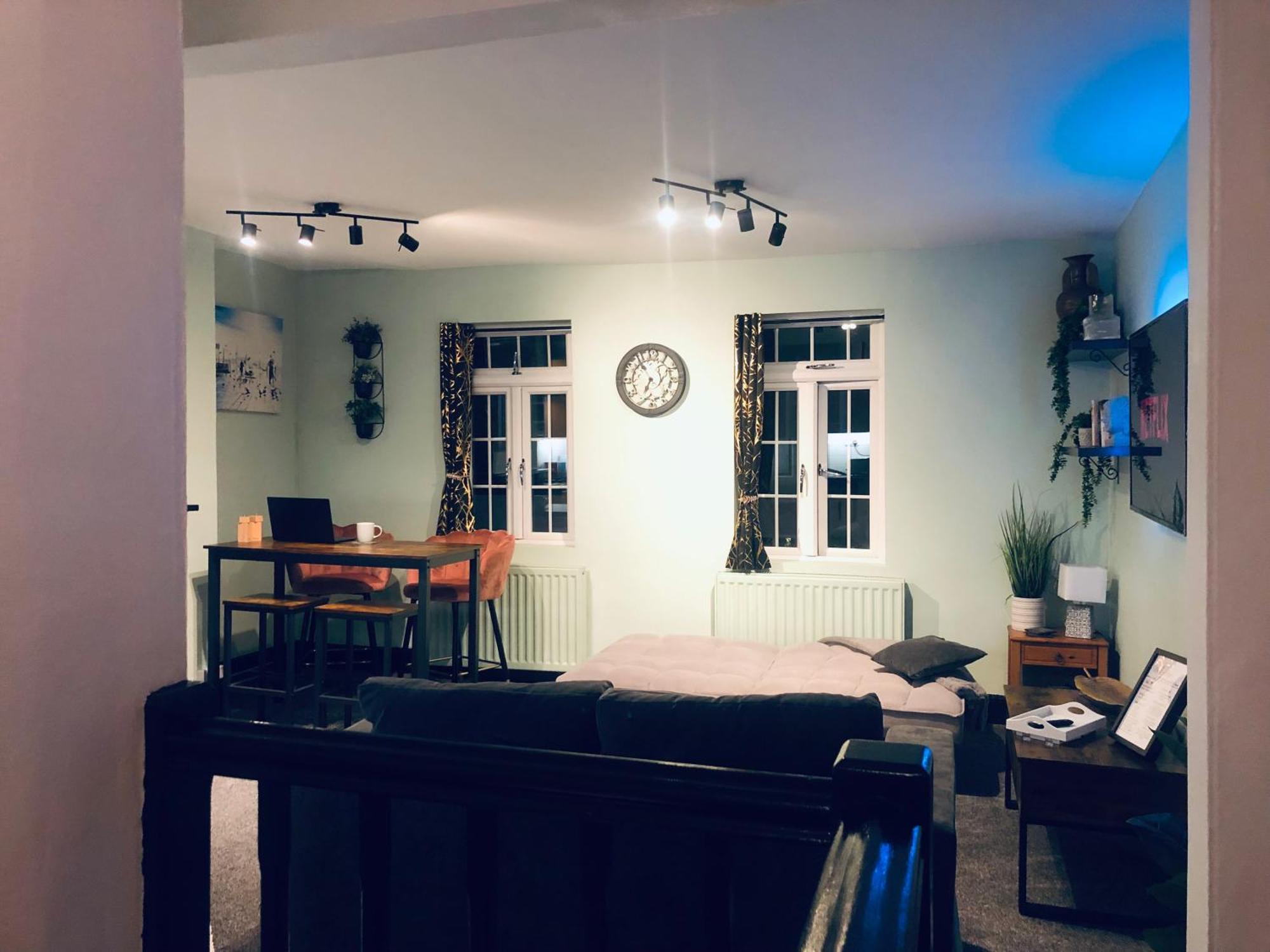 Apartment One Bed In Town Centre, 5 Min Walk To The Castle!! *