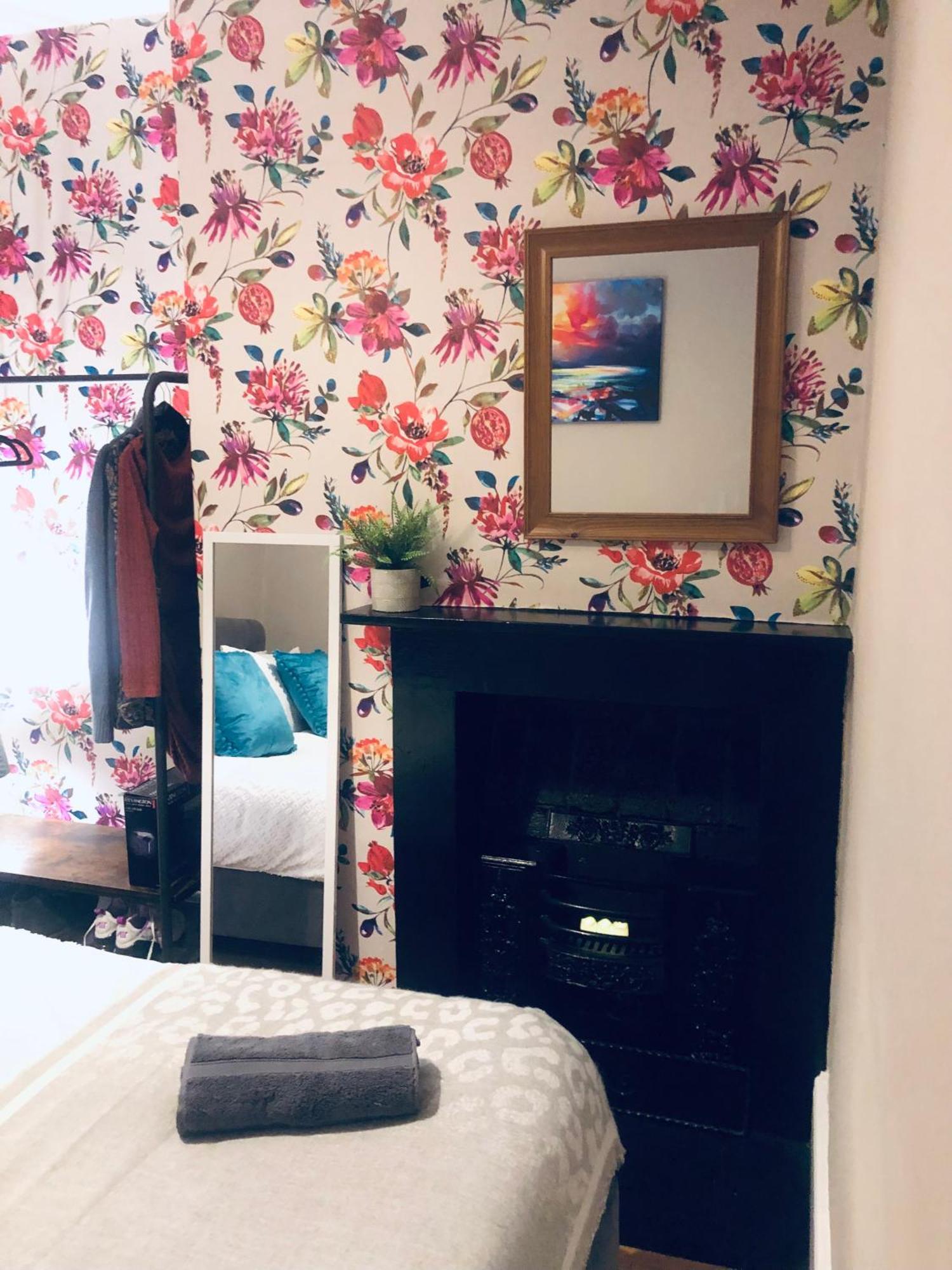 One Bed In Town Centre, 5 Min Walk To The Castle!! Apartment