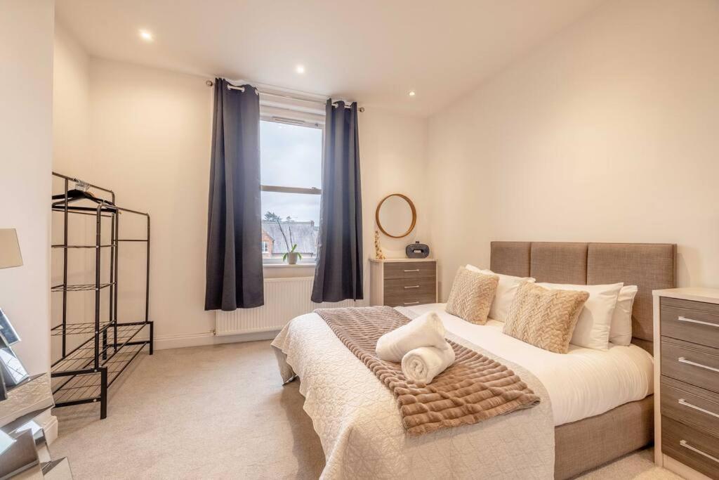 1 Bedroom Gem,shared Garden Apartment Windsor